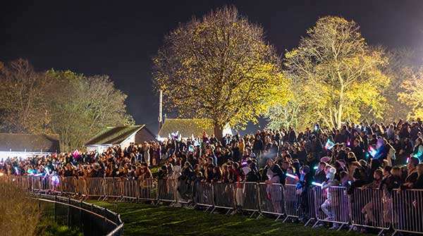 crown watching maldon fireworks